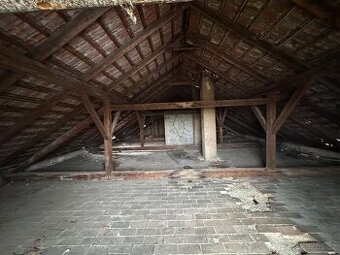 Trámy krovy historické