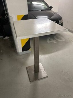 Prodáme kamenný stůl