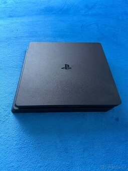 Playstation 4 SLIM + 2x dualshock a hry | Olomouc