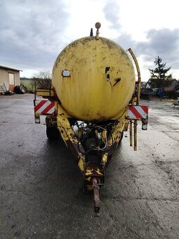 Fekál cisterna za traktor