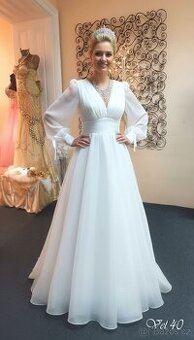 TŘPYTIVÉ SVATEBNÍ ŠATY vel.38