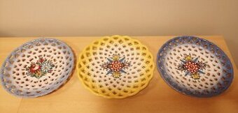 Ozdobný prolamovaný porcelánový talíř – Československo