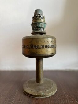 Starožitná mosazná petrolejka Gebrüder Brünner Wien – 34 cm