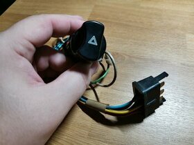 A30 Spínač varovných světel PAL Škoda Garde Rapid