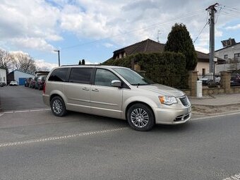 Chrysler Town Country 3,6 Penta 2x DVD Limited 2013
