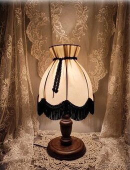 Vintage stolní lampa