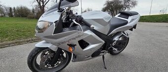 Triumph Daytona 600