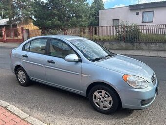 Hyundai Accent 1.6i. Rok 2009. Klima, 4x el.okna, centrál…
