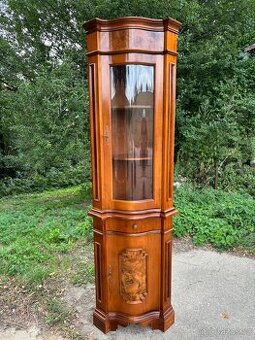 Masivní italská luxusní rohová vitrína