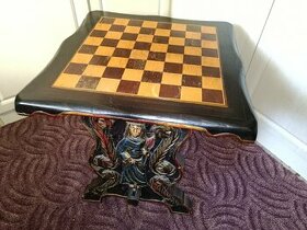 Unikátní (antik) Šachový stolek, ručně vyrobená šachová sada