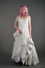 Laciné svatební šaty - 1000 Kč / kus, možno vyměnit za kolo