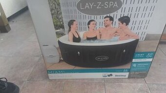 Vířivka Bestway Lay-Z-Spa Miami 180x66cm - nový