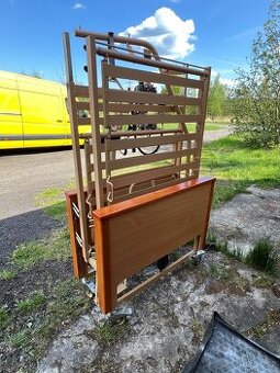 polohovací elektrická postel