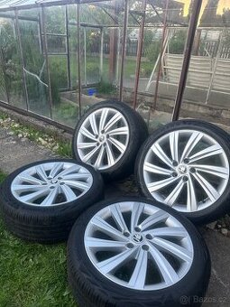 ALU Kola ŠKODA 5x112 R18 PERSEUS ZÁNOVNÍ Pneu 225/45/18
