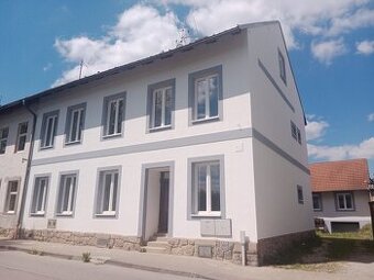 Prodej dvou domů v Českých Velenicích