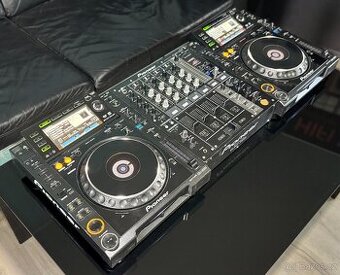 Pioneer CDJ 2000 + DJM 700
