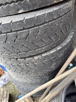 Pneu nakladni 235/75 r 17,5 5,5 mm