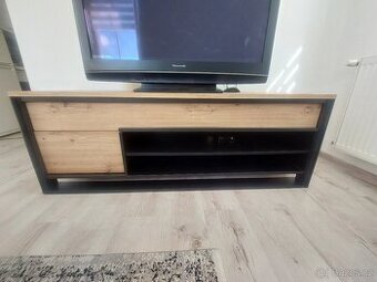 TV stolek