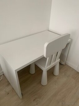 Dětský stoleček s židličkou Ikea