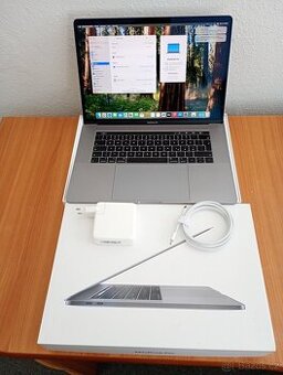 MacBook Pro 15" 6xCore i7 16 RAM 256 SSD TOP STAV