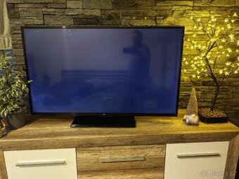 Smart TV JVC 49" (cca 125cm) - 1