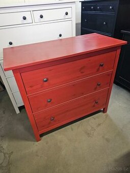 KOMODA - IKEA - HEMNES