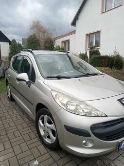 Peugeot 207 1.4i, 70 kW, r. 2008