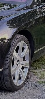 245/45 r19 zimní