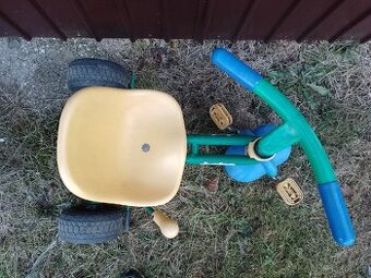 Šlapací tříkolka