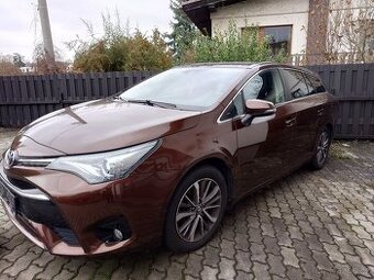 TOYOTA   AVENSIS