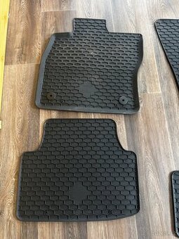 Gumové autokoberce Škoda Octavia III