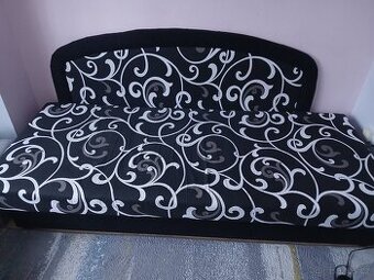 Válenda s uložným prostorem