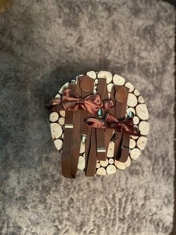 Set kšandy a motýlek dospělý a dítě hnědý