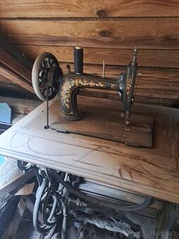 Starý šicí stroj