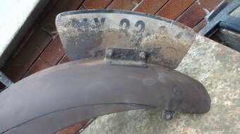 Praga 500Bd originál přední blatník+spz