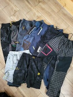 Sportovní kalhoty, vel 152.