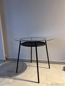 Kulatý skleněný stůl