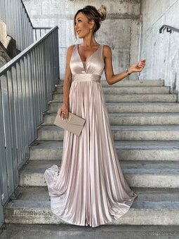 Zlaté plesové/společenské šaty s plisovanou sukní