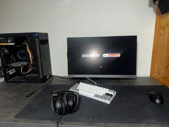 Herní PC setup + 144Hz monitor (CS:GO, Fortnite)