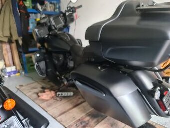 Indian Roadmaster Dark Horse