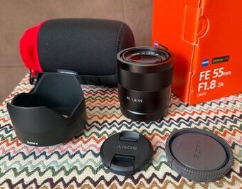 SONY Zeiss FE 55mm F/1.8 ZA T objektiv v bezvadném stavu