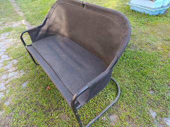 Sedačka plátěná.
