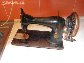 STAROŽITNÝ ŠICÍ STROJ - VERRESSERTE  SINGER  MASCHINE R.G.