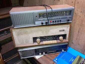 Prodám - sbírka radiopřijímačů z pozůstalosti