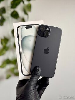 iPhone 15 128GB černý - 100% baterie
