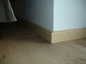 Soklové lišty-jasan