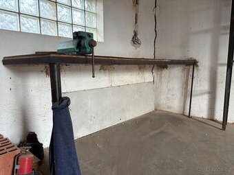 Dílenský pracovní stůl - ponk