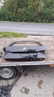 Skoda superb III limousine  Zadní vrata Kutrove dvere Kufr P