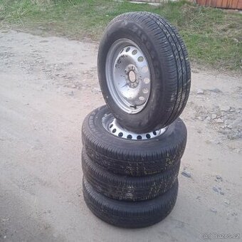 Sada plechových disků rozteč 4x100 s letní 175/80/14