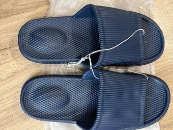 Pánské pantofle vel. 44–45 – nové